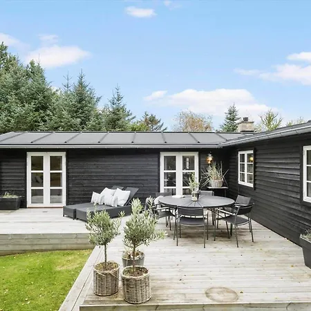 Holiday home Bl1239-blokhus-laerkevej-17 *